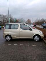 Toyota yaris Verso - Toyota Verso Gebrauchtwagen in Hamburg