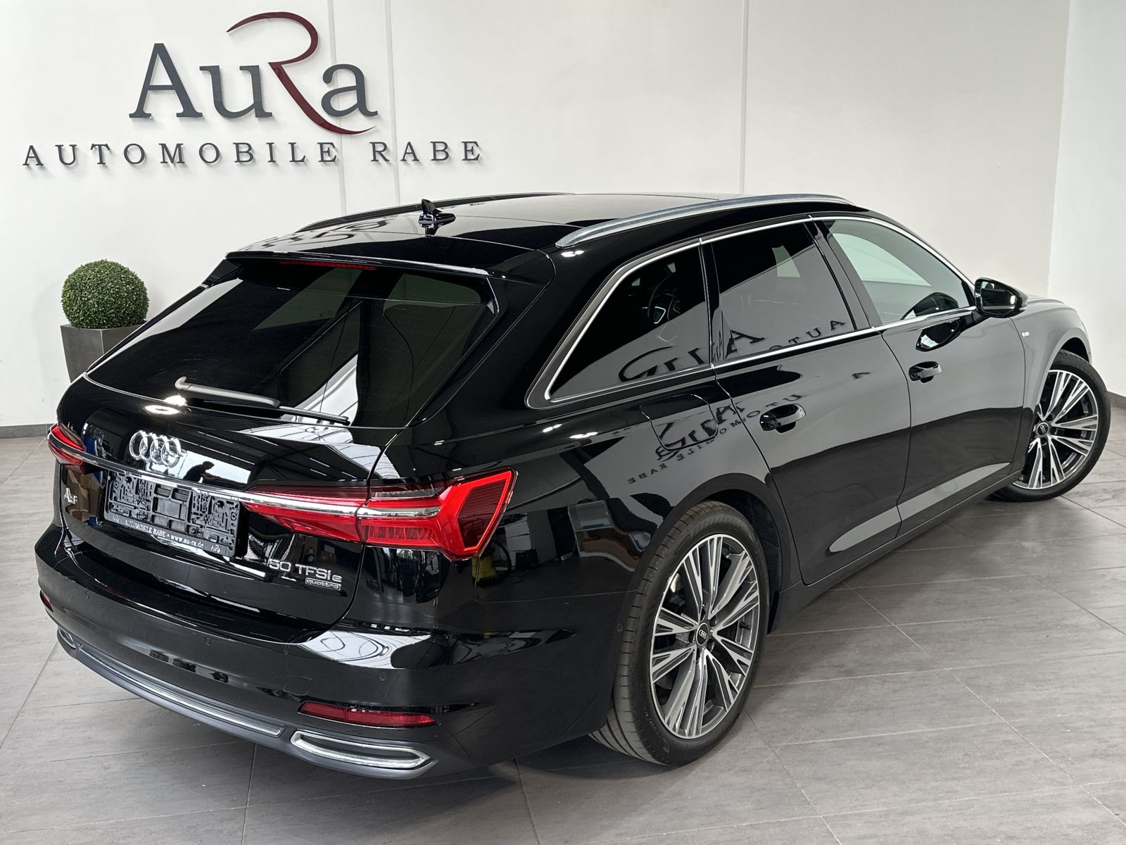 Fahrzeugabbildung Audi A6 Avant 50 TFSI e Qu S-Line+NAV+LED+AHK+PANO+VC