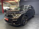 Volkswagen Tiguan R 4Motion*1.Hand*VOLL*3J.Garantie*Akra.* - mit Benzin-Antrieb: Schwarz, Alcantara, Beheizbares Lenkrad