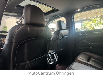 Porsche Cayenne - 12