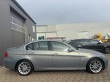 BMW 325 i Limousine Automatik/LEDER/NAVI/XENON/SD - BMW 325 aus 2005: 325i
