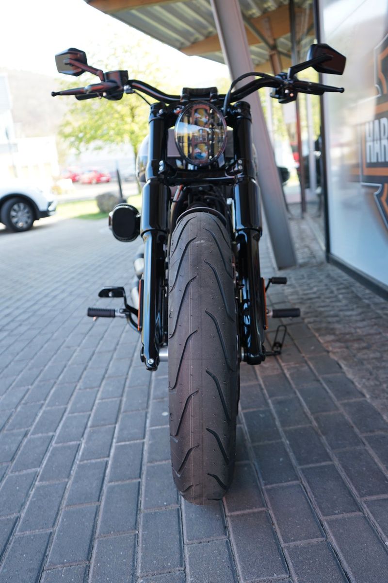 Fahrzeugabbildung Harley-Davidson Softail Breakout 117cui MY 2024 CUSTOMBIKE