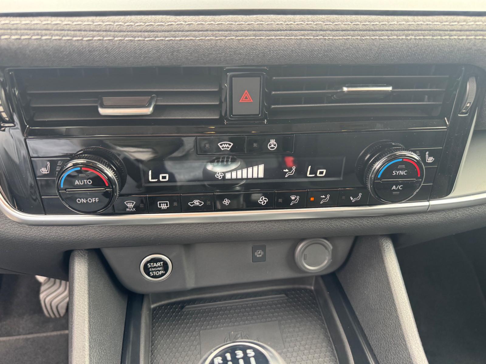 Nissan Qashqai 1.3 Acenta 140PS Navi Sitzhzg. uvm***