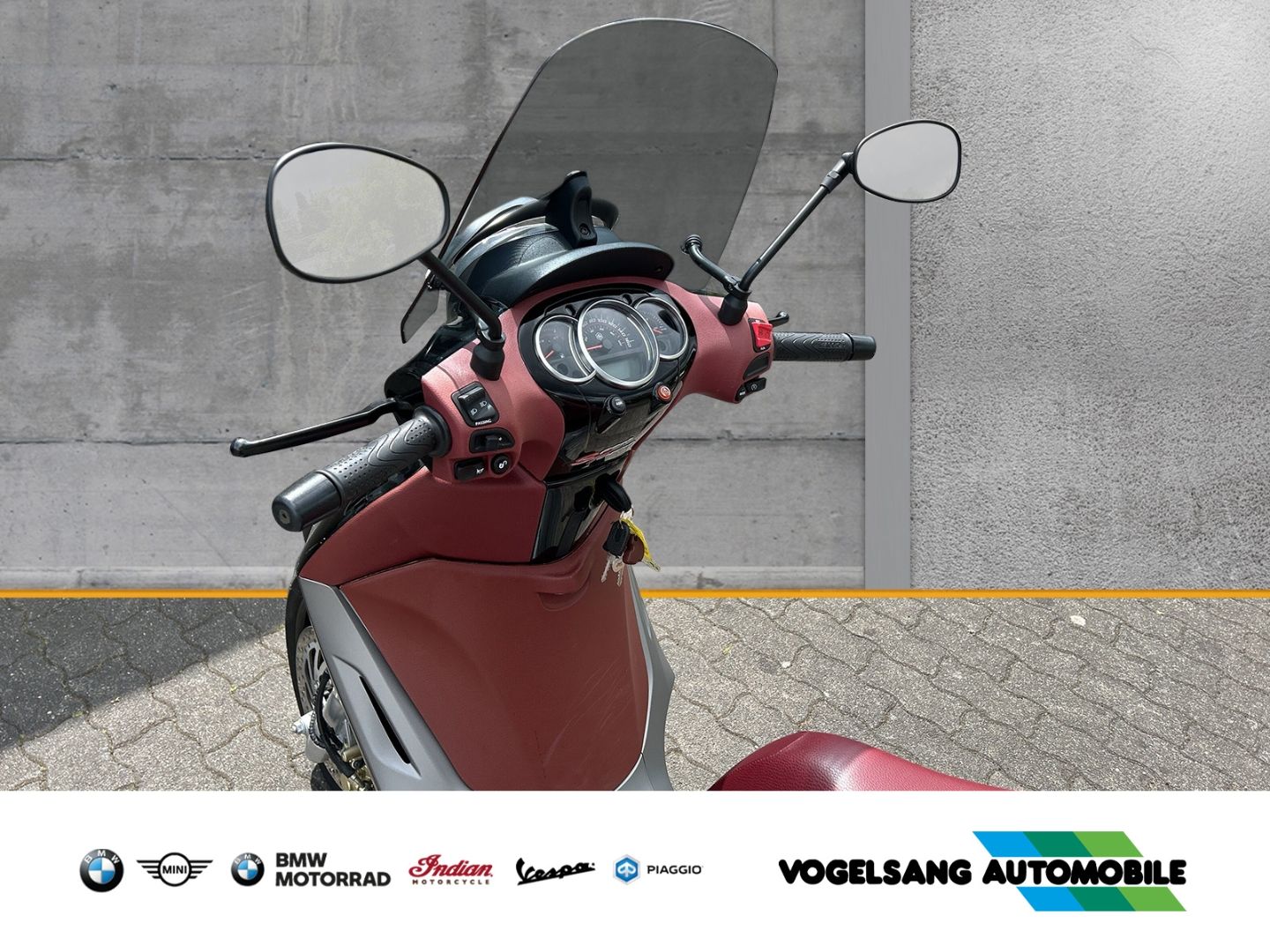 Fahrzeugabbildung Piaggio Beverly 350 Sport, Topcase mit Polster, Windschu