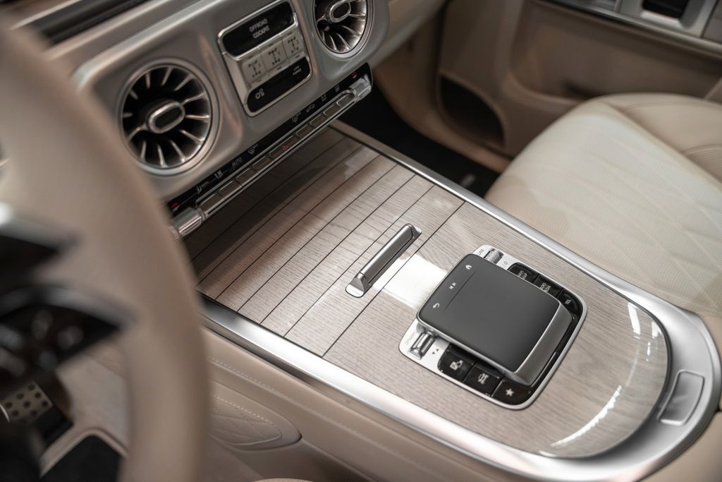 G 63 AMG 2026 GOLD/BEIGE - Bild 26