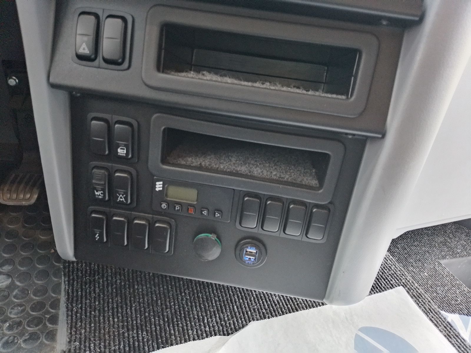 VANHOOL  2019 - Image 22 of 50
