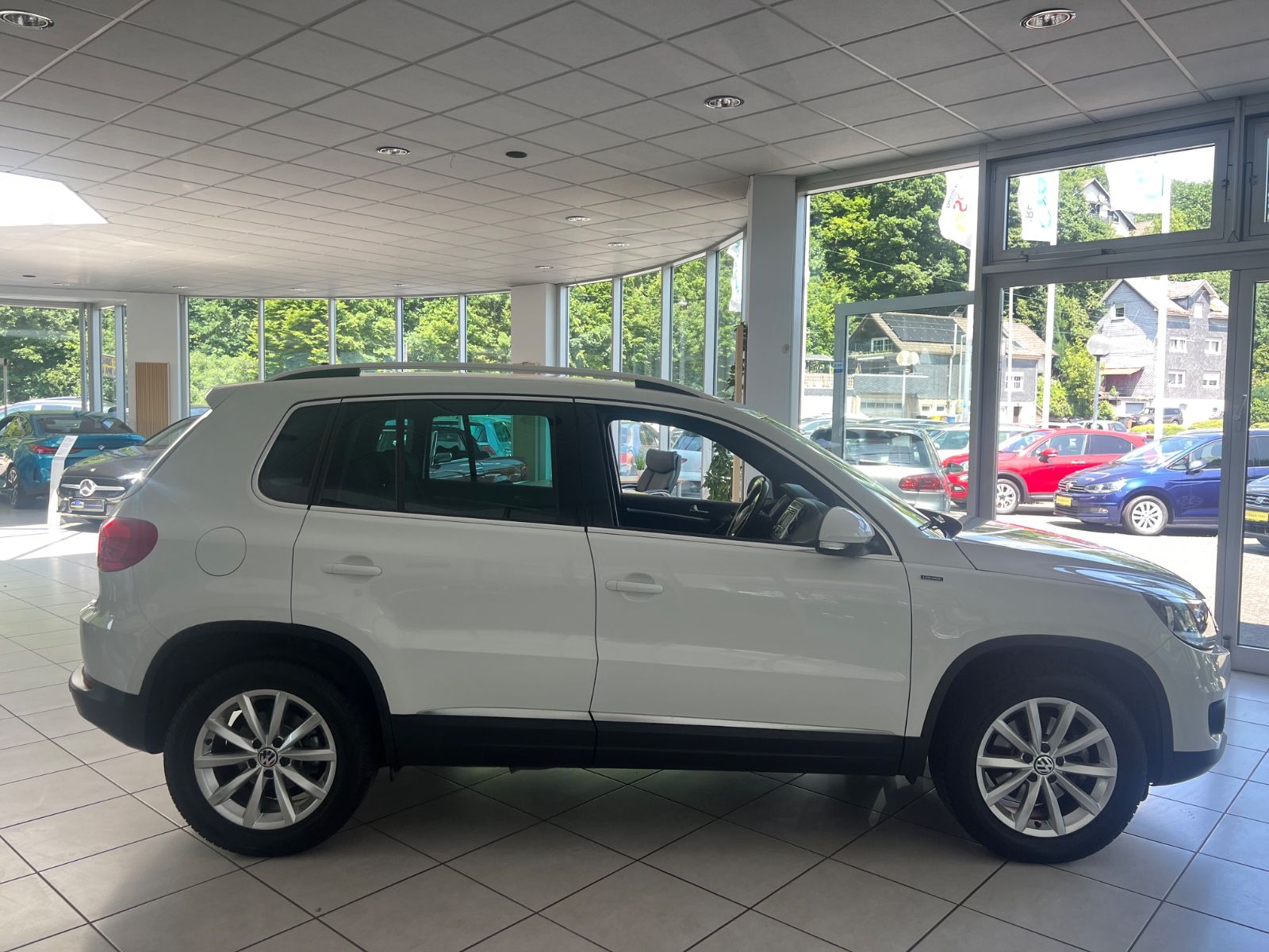 Fahrzeugabbildung Volkswagen Tiguan Lounge Sport & Style BMT * 1.HAND *