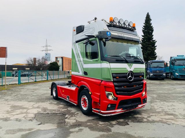 Mercedes-Benz Actros 1853 GIGA Space Schubbodenhydralik Navi