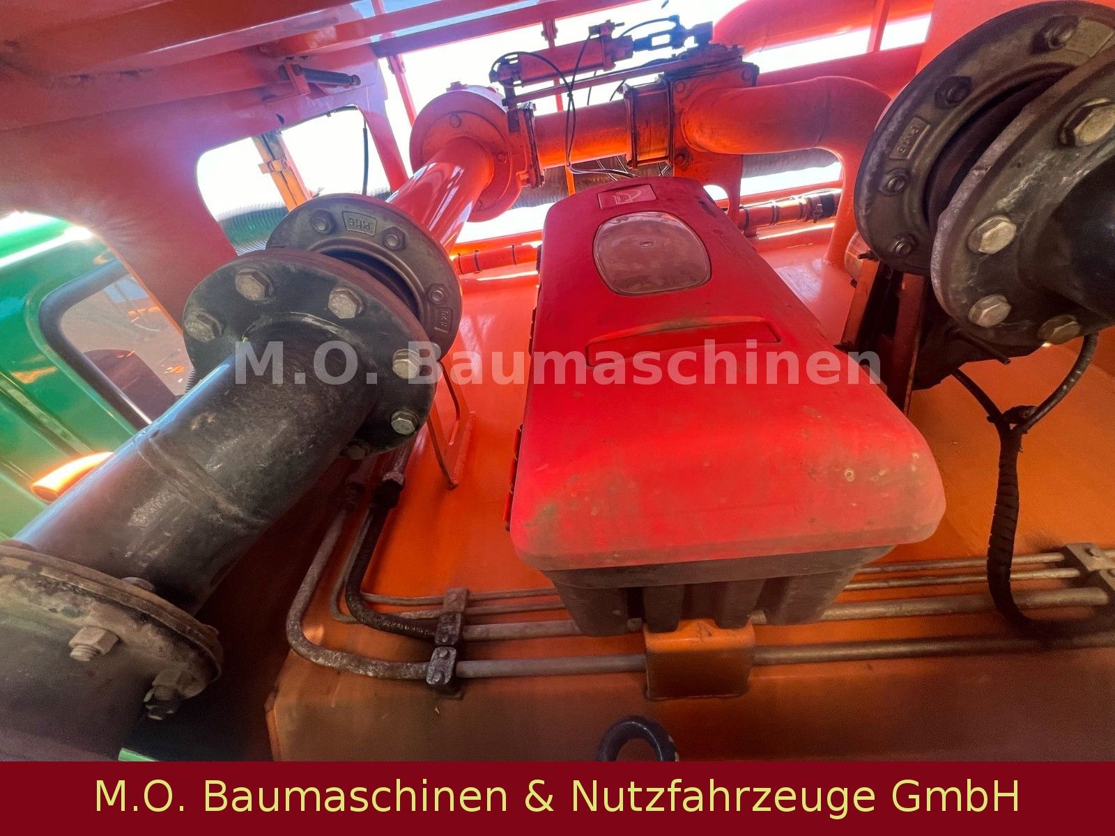 Fahrzeugabbildung MAN 26.440 /Assmann Saug & Spülwagen / 6x2 /