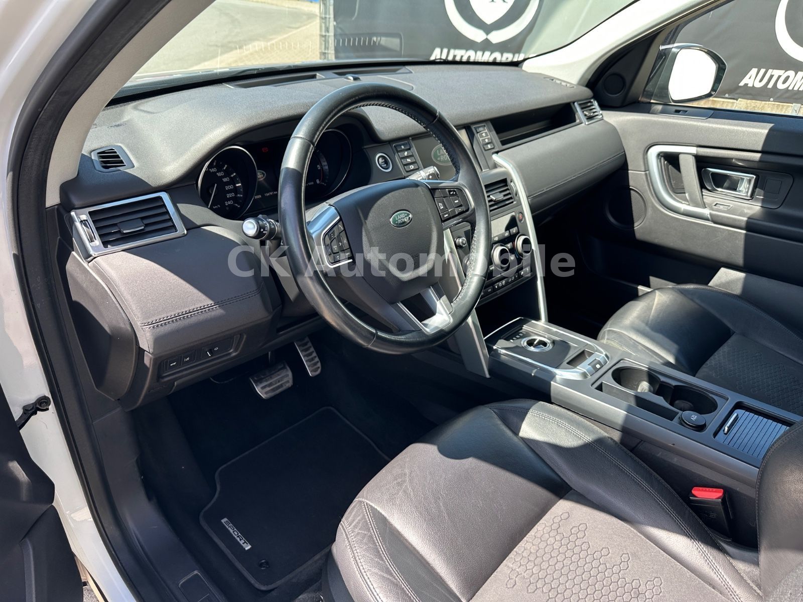 Fahrzeugabbildung Land Rover Discovery Sport 2.0 TD4 SE AWD/Navi/Bi-Xenon/Kam