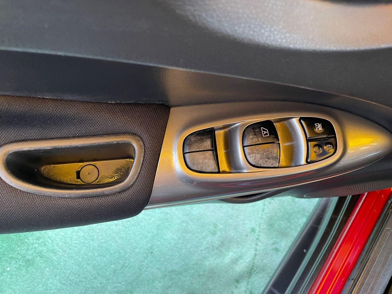 Nissan Juke 2012 — photo 10