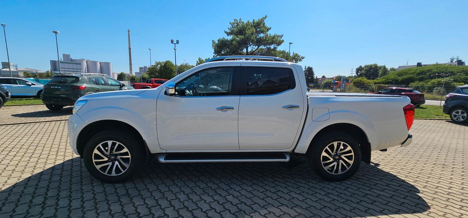 Fahrzeugabbildung Nissan Navara NP300 Tekna Double Cab 4x4