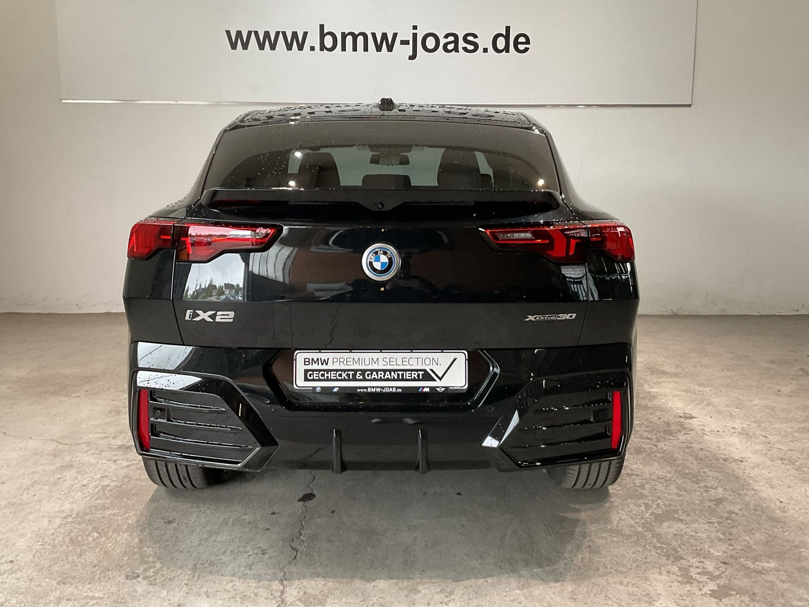 Fahrzeugabbildung BMW iX2 xDrive30 |Aktivsitz |M Sportpaket |19 M LMR