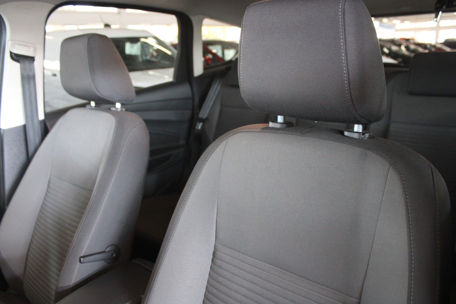 Fahrzeugabbildung Ford C-Max 1,5 Titanium Automatik NAVI AHK WinterPak
