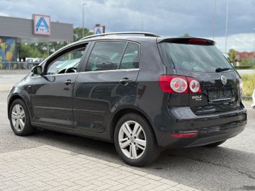 Volkswagen Golf - 6