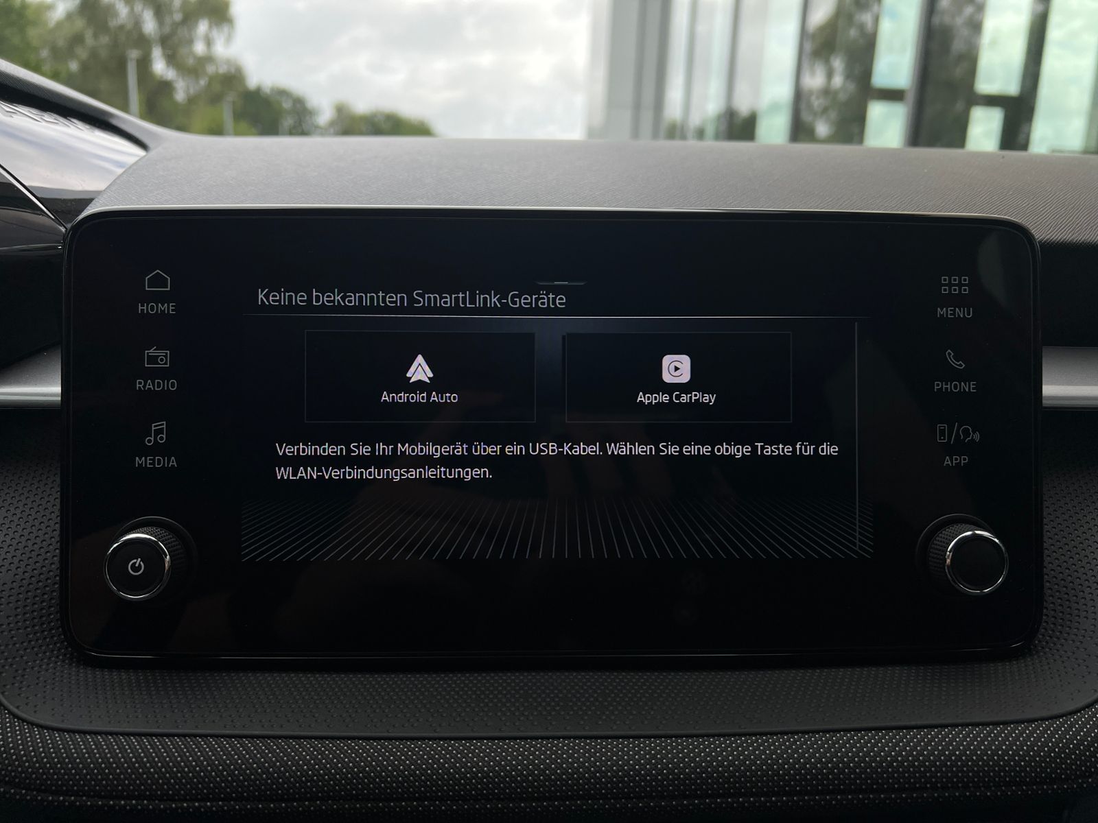 Fahrzeugabbildung SKODA Fabia Selection Tour 1.0 TSI *Vorb. AHK, LED, Ka
