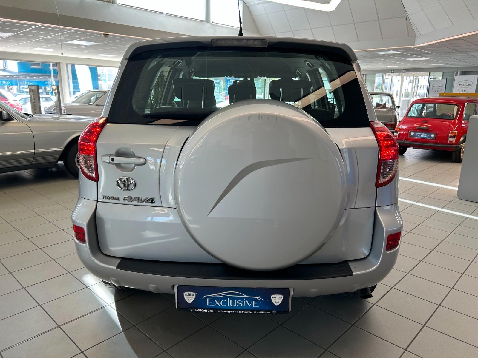 Toyota RAV4 2.0 VVT-i 152 ch 4x4 Executive • Boîte auto • 95 000 km • Cuir • Clim auto