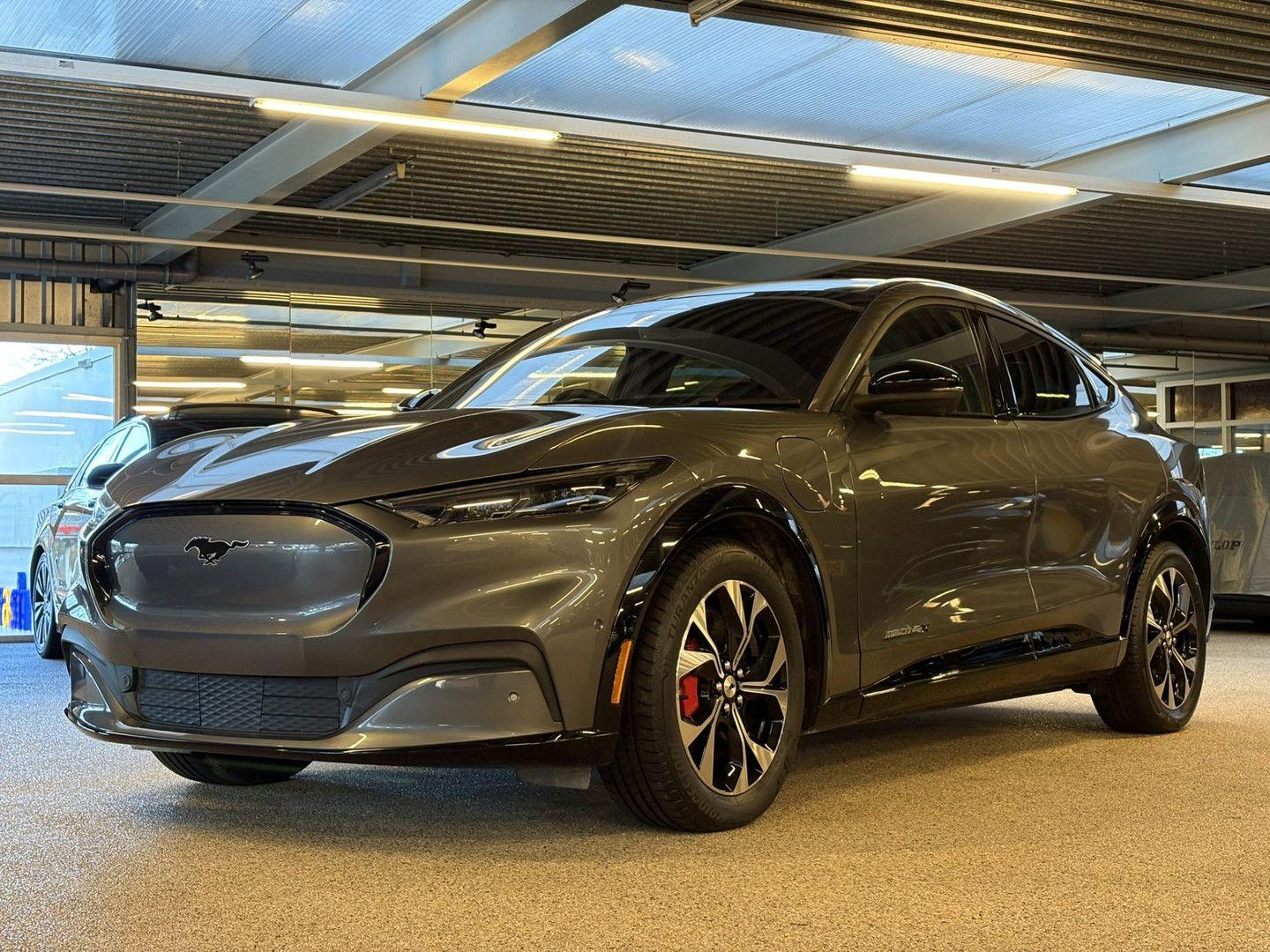 Ford Mustang Mach-E Extended Premium AWD 98 kWh RHD !