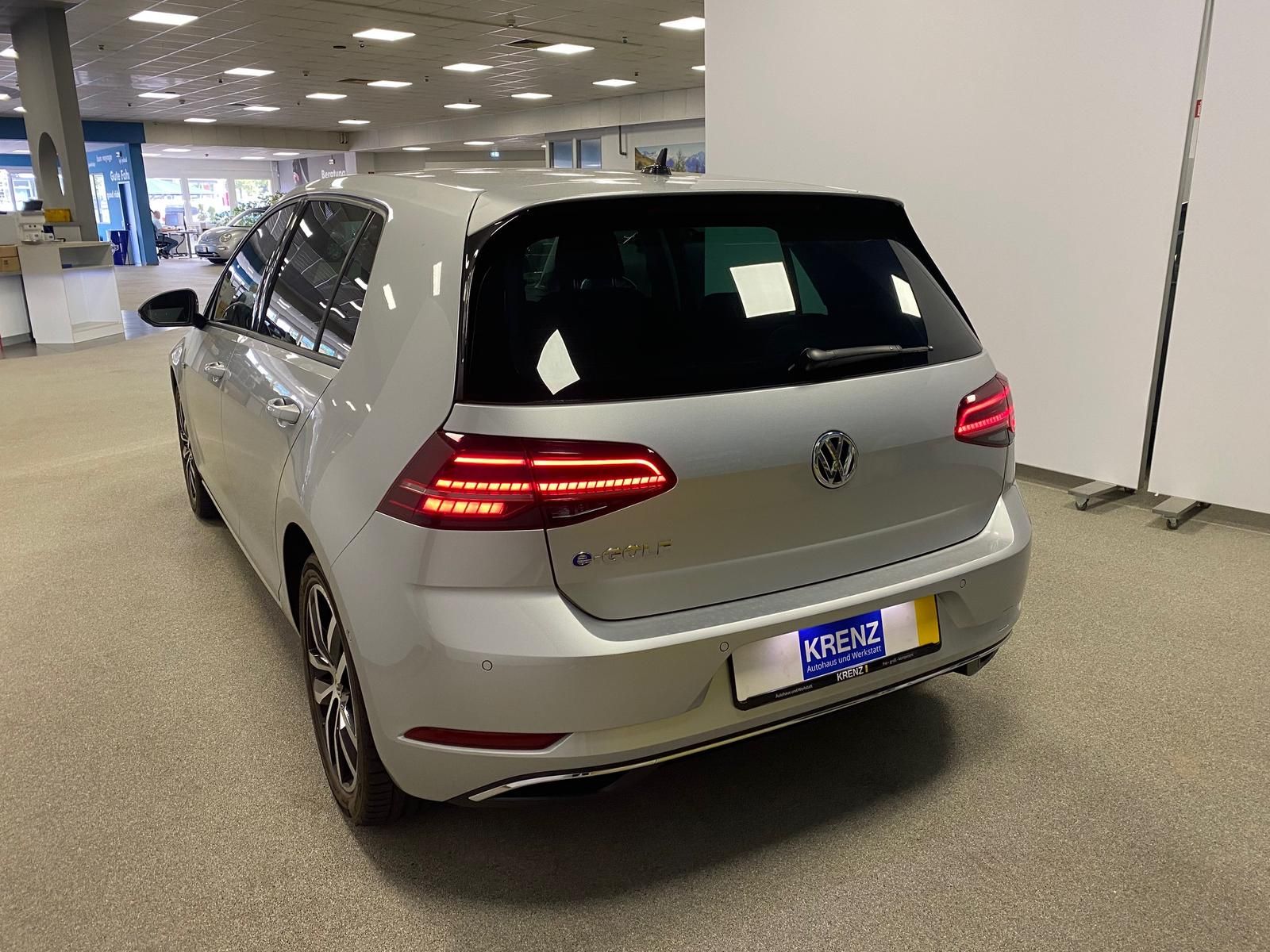 Fahrzeugabbildung Volkswagen Golf e-Golf Comfortline+ACC+RFK+NAVI+WÄRMEPUMPE