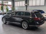 Volkswagen Passat Variant 2.0 TDI SCR DSG Elegance R-Line - Gebrauchtwagen in Mannheim