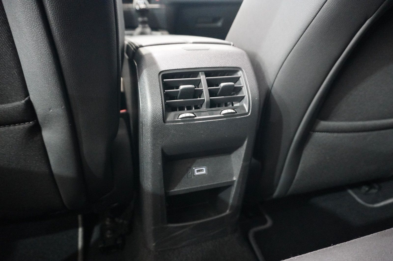 Fahrzeugabbildung Opel Astra L ST 1.2T GS SPORT NAVI/LED/360°/PANO/HUD
