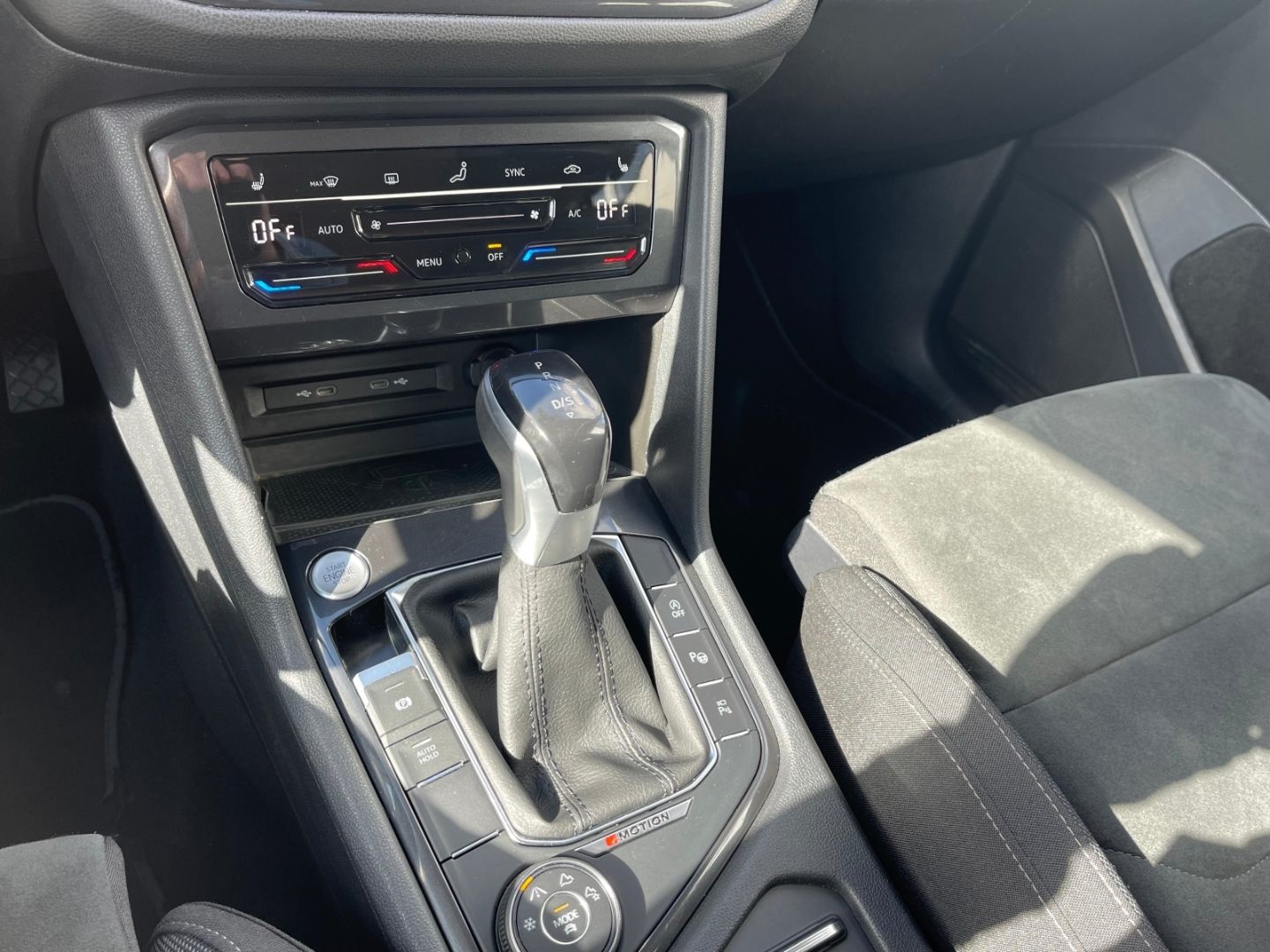 Tiguan Allspace Elegance 2.0TSI 4MDSG 360*HUD*IQ