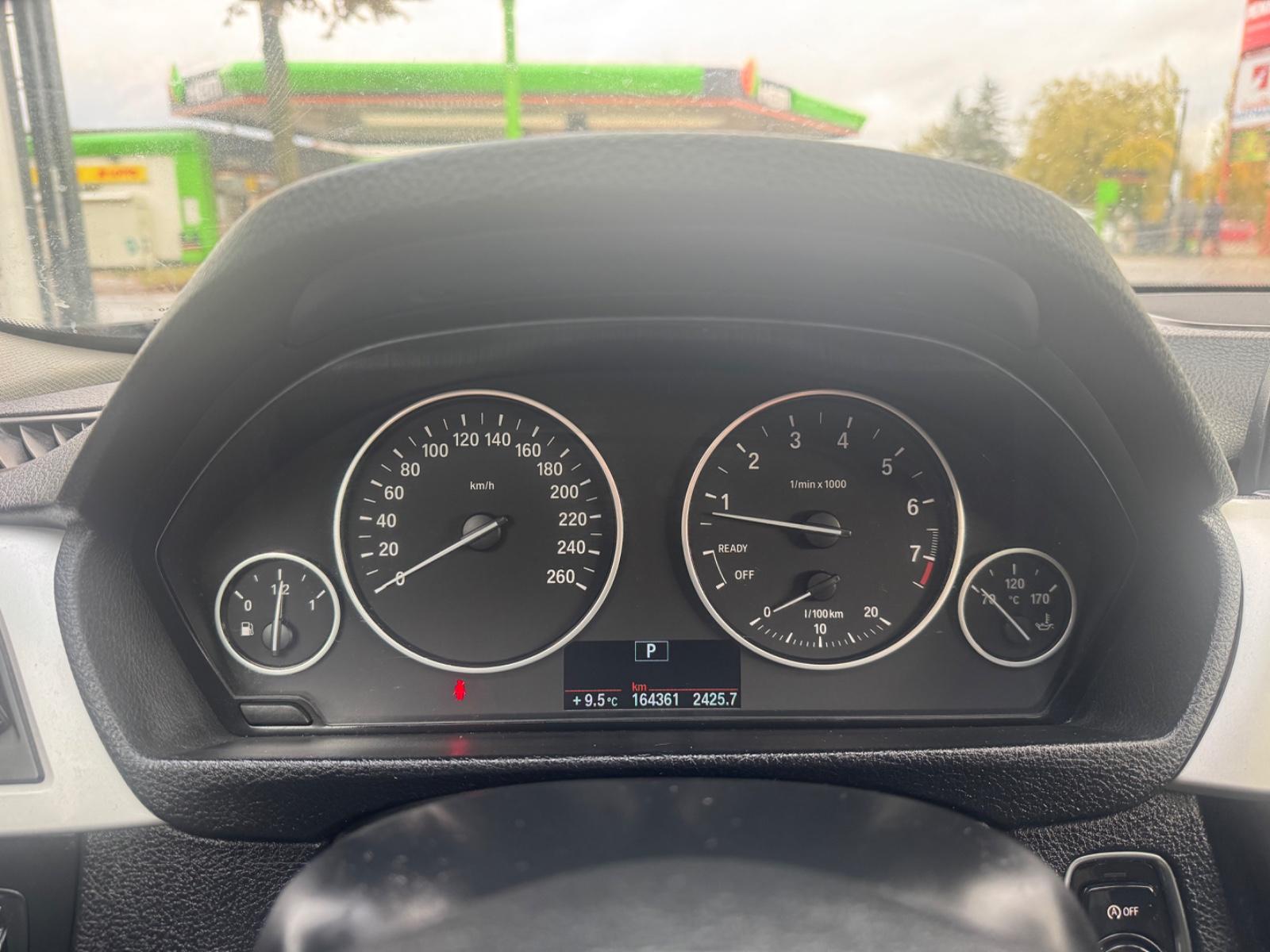 BMW Série 3 320i Touring BVA 184ch - Toit ouvrant - Clim - Régulateur de vitesse - Attelage
