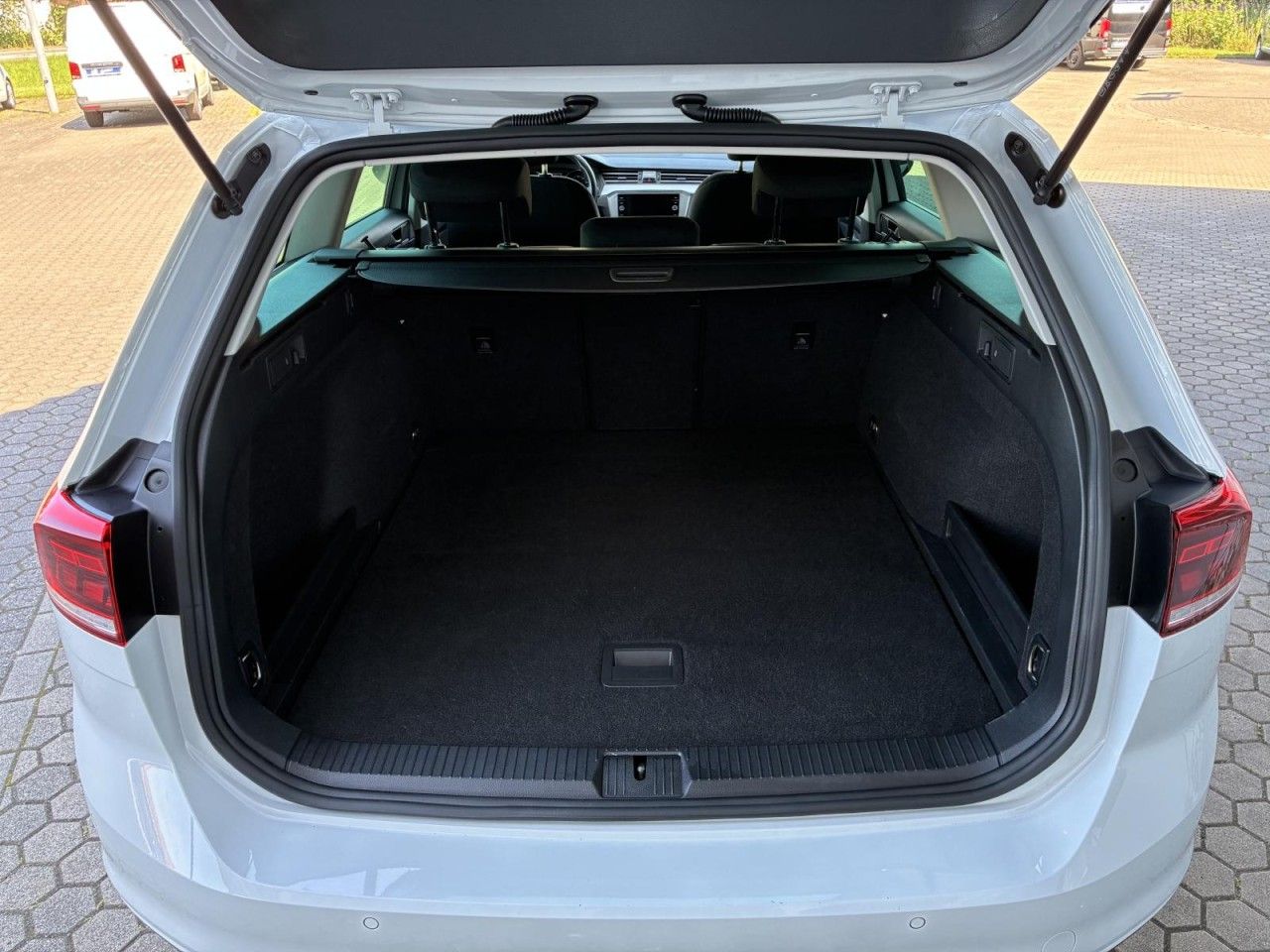 Volkswagen Passat Variant - Bild 5