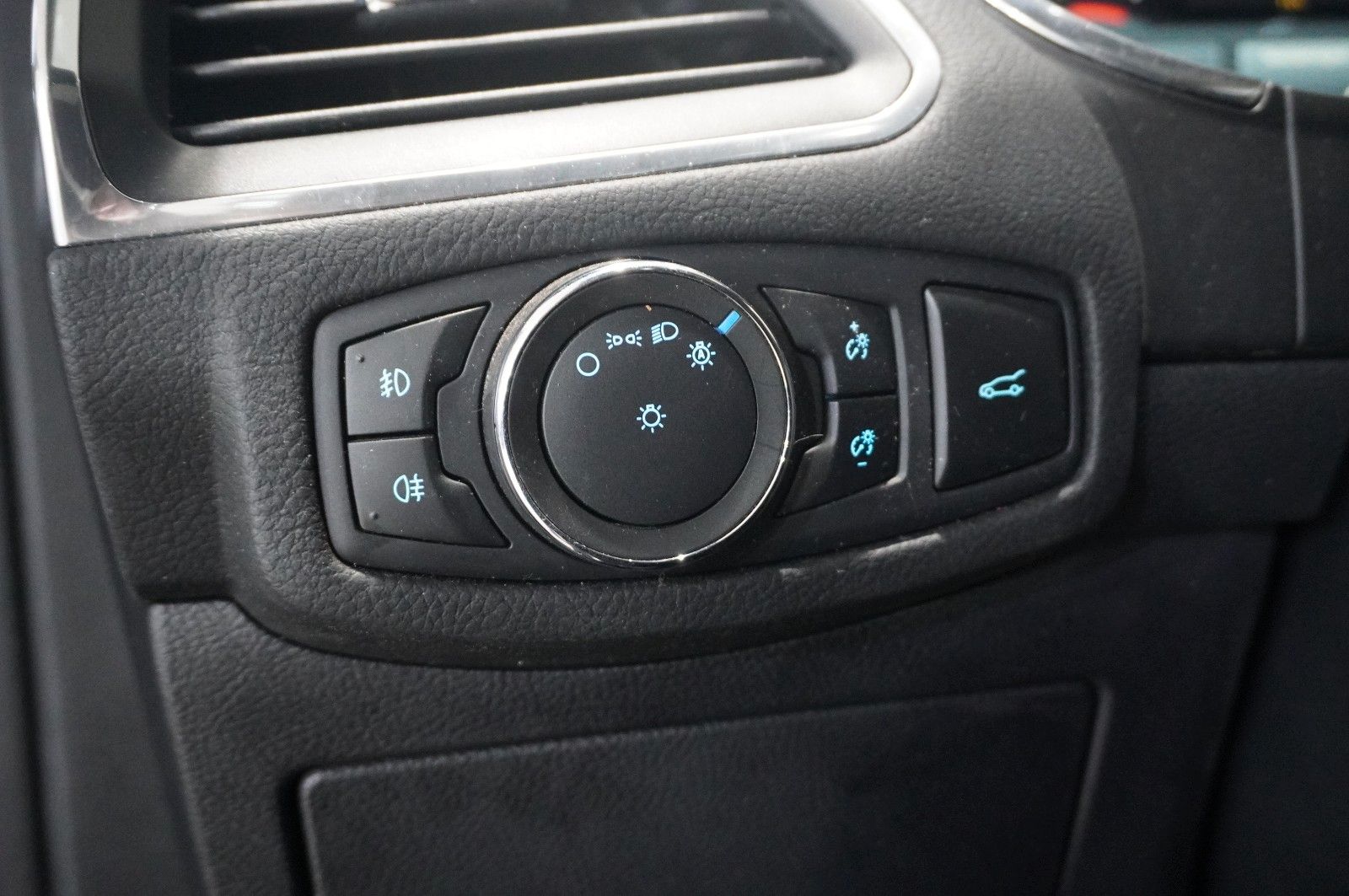 Fahrzeugabbildung Ford S-Max 2.0D ST LINE 7-SITZE NAVI/LED/KAMERA/AHK