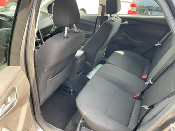 Ford Focus - 10