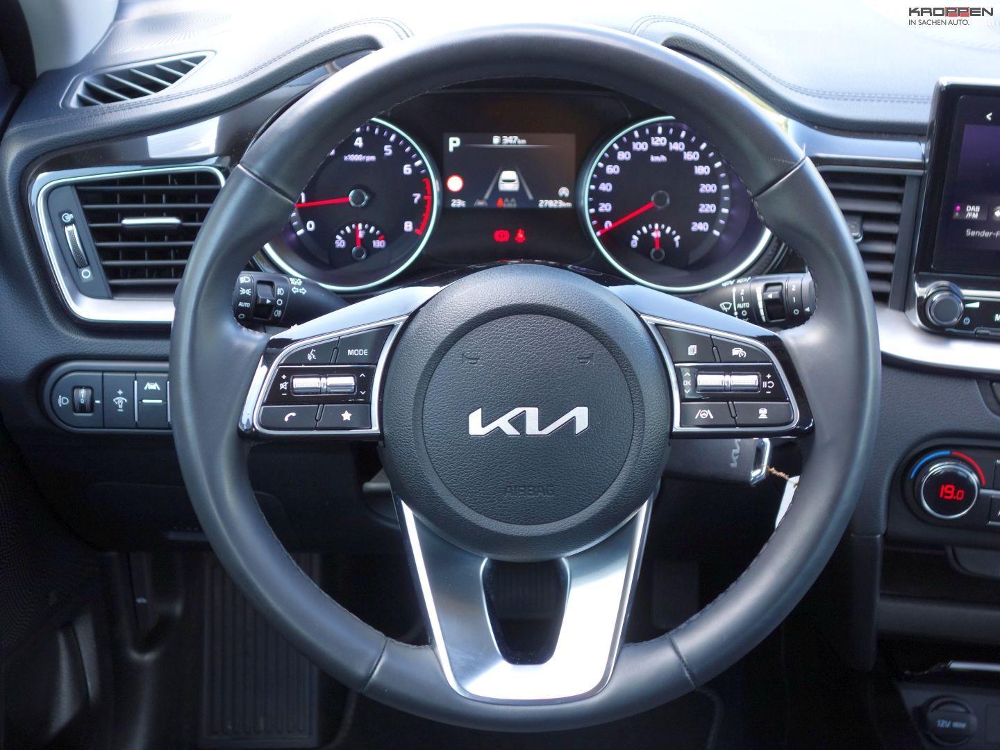 Kia Ceed SW Spirit 1.5T 140  Kamera  SHZ LHZ M+S
