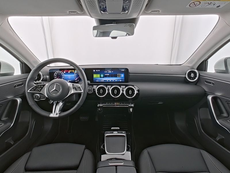 Fahrzeugabbildung Mercedes-Benz A 180 Progressive*LED*KAMERA*SPURHALTE*