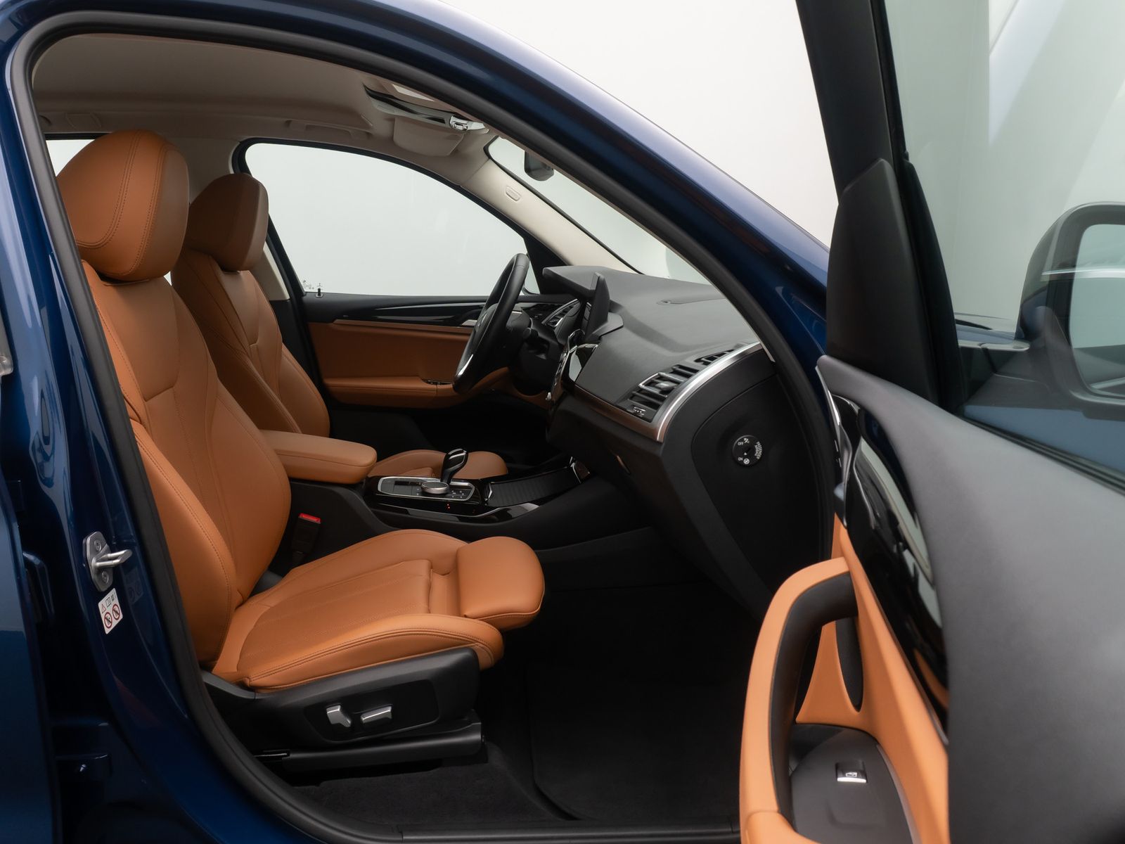 Fahrzeugabbildung BMW X3 xD30i AHK Kamera DAB Komfort Memory Leder 19"