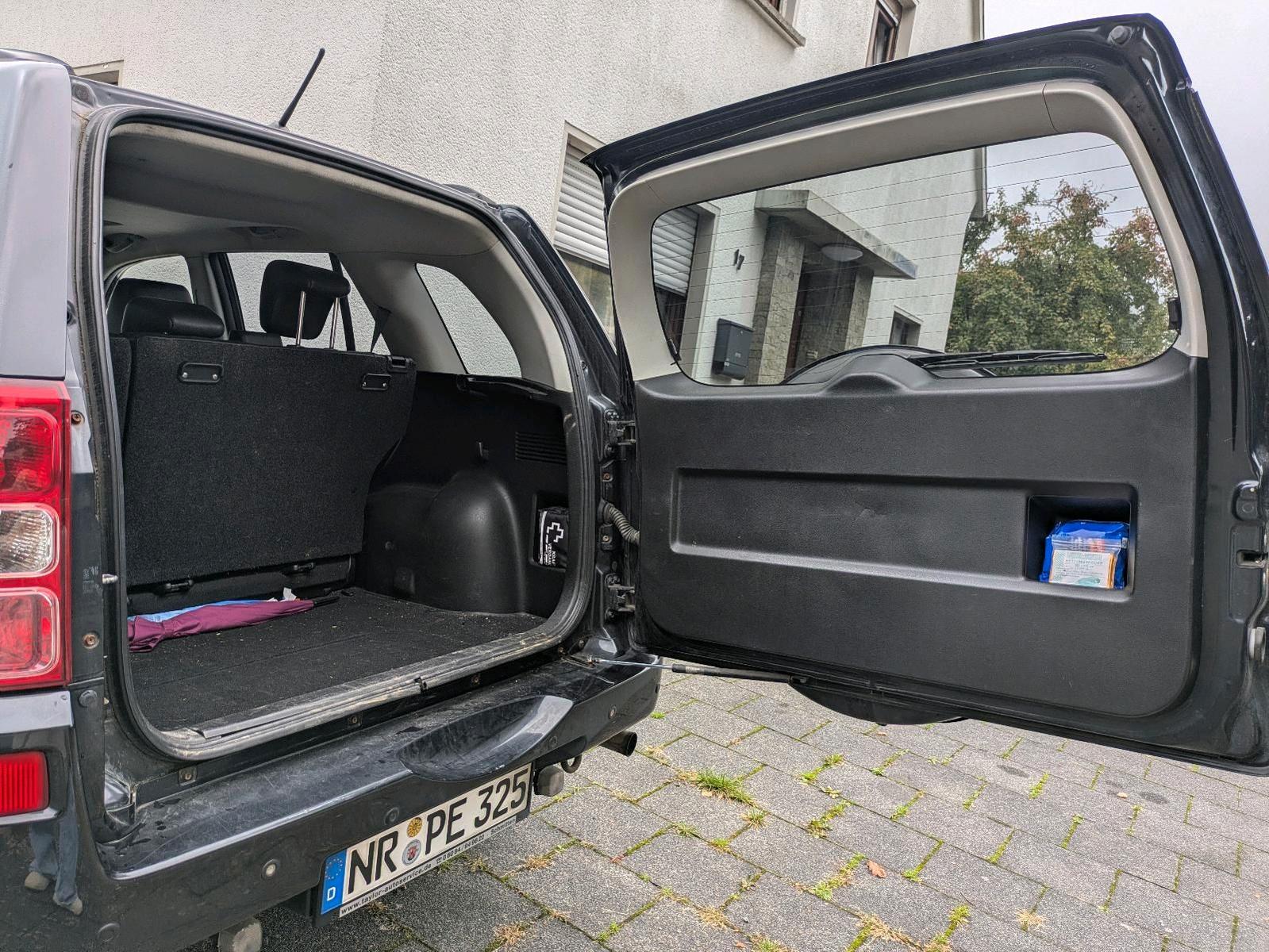 Suzuki Vitara 2006 — вигляд ззаду