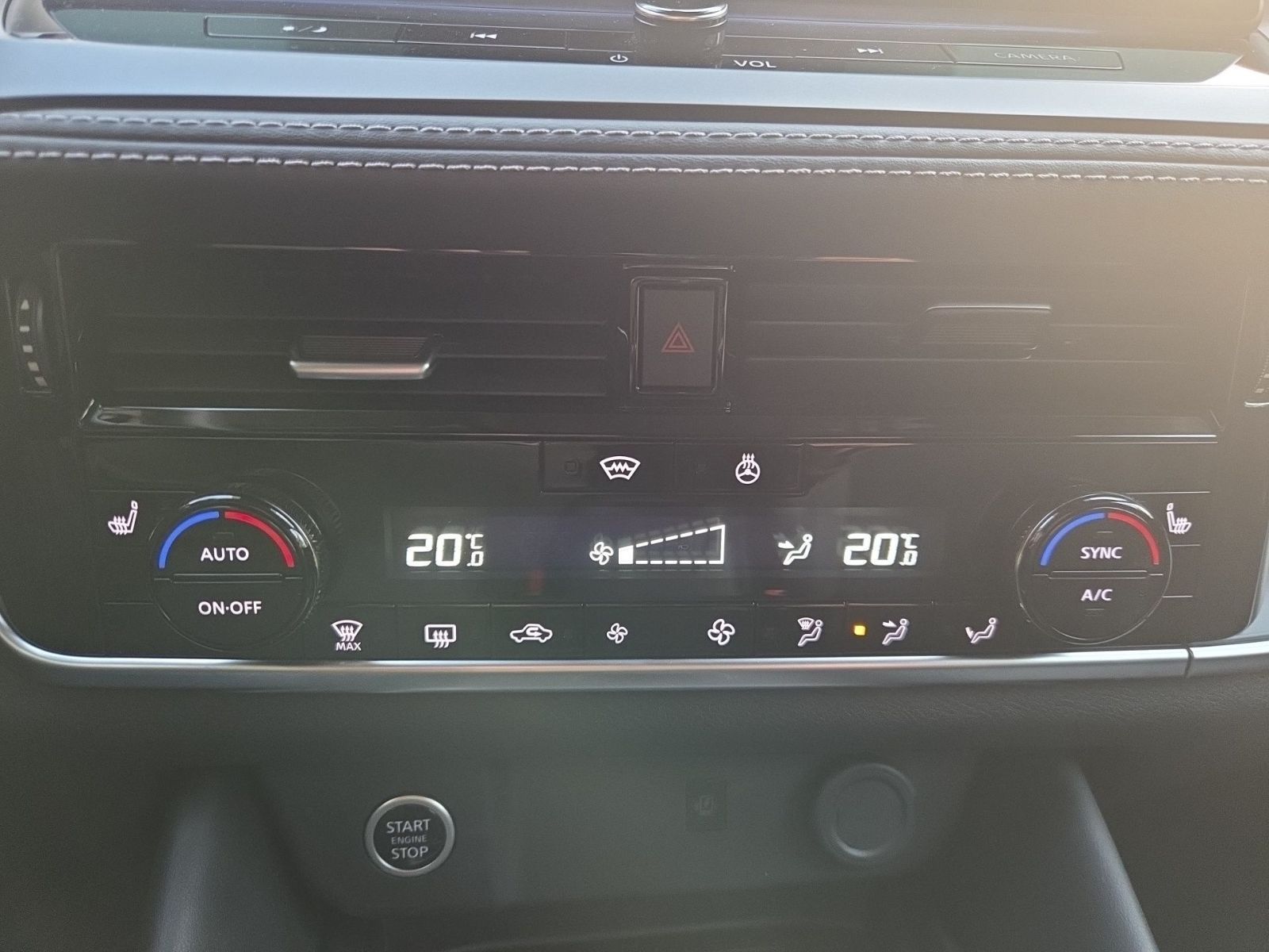Fahrzeugabbildung Nissan Qashqai 1.3 DIG-T MHEV N-Connecta 158 PS Autom.
