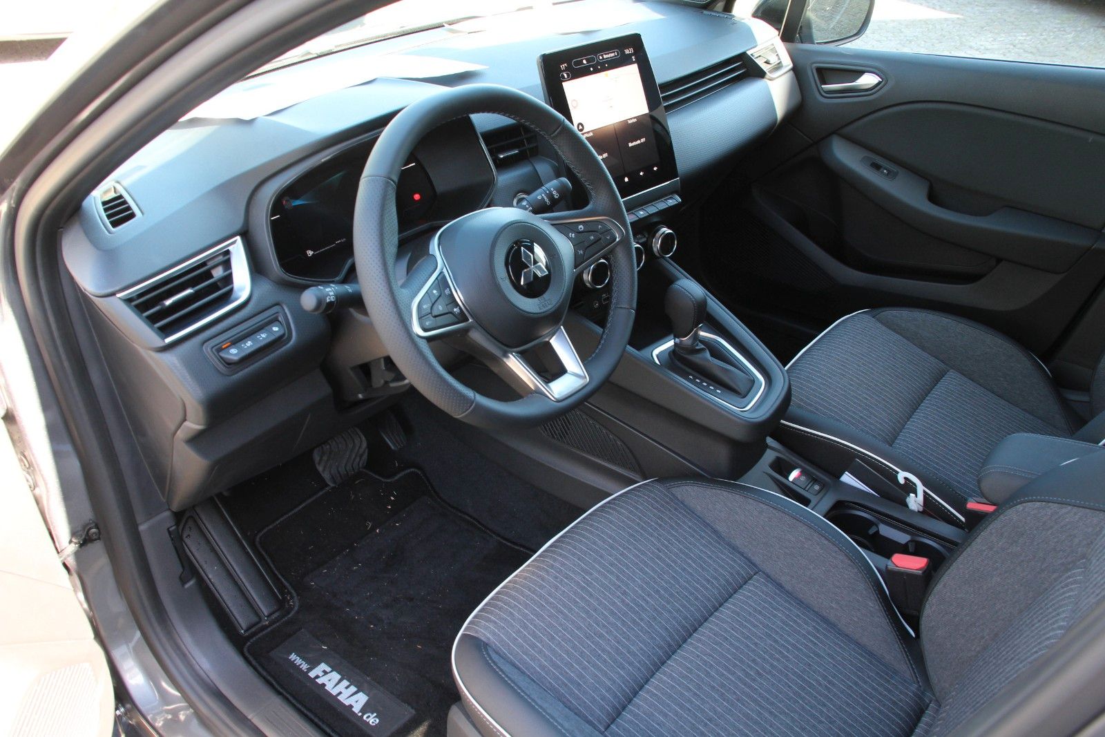 Fahrzeugabbildung Mitsubishi Colt Select Hybrid