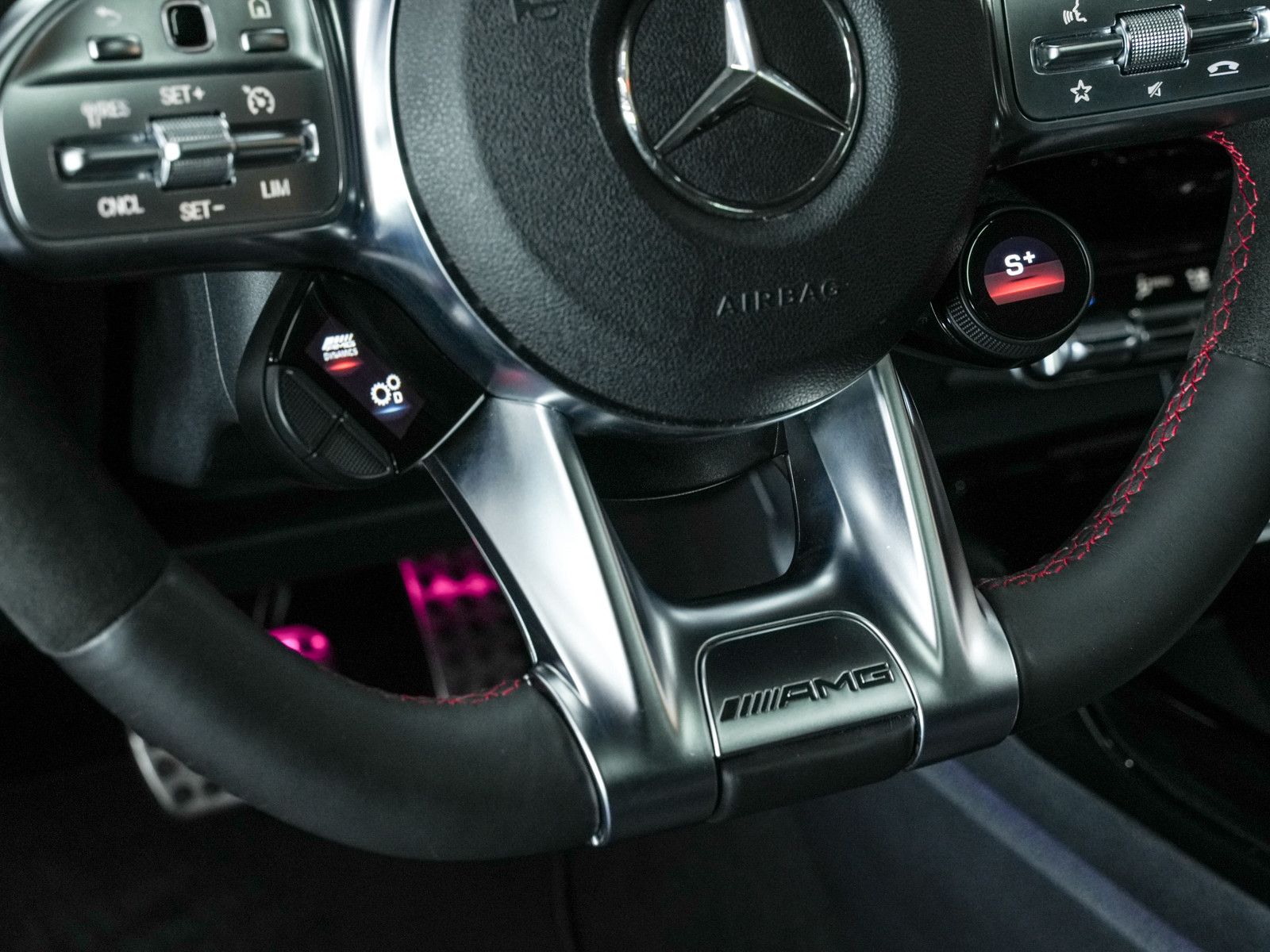 Fahrzeugabbildung Mercedes-Benz CLA 45 AMG Shooting Brake S 4Matic - Panorama