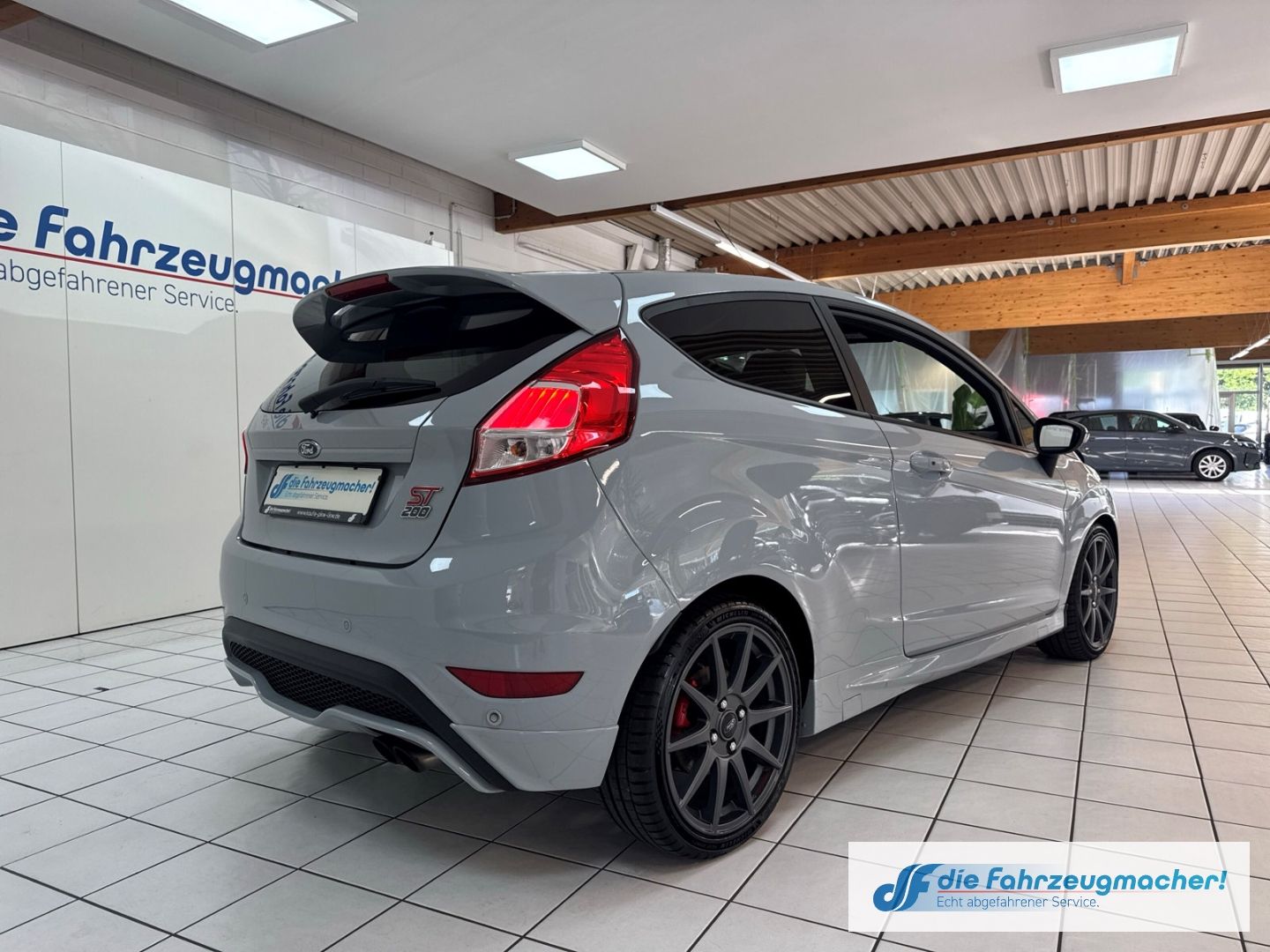 Fahrzeugabbildung Ford Fiesta ST200 Sportpaket Navi Ambiente SHZ Keyles