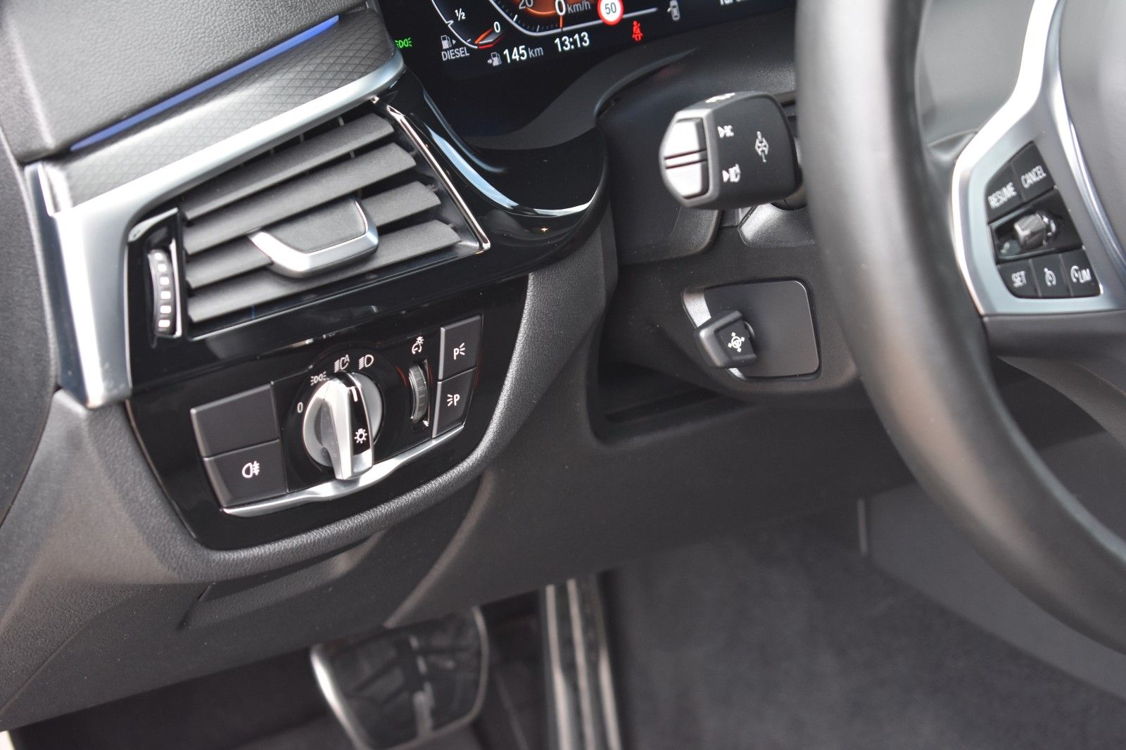 Fahrzeugabbildung BMW 530d Touring xDrive M Sport HUD H&K Pano Integra