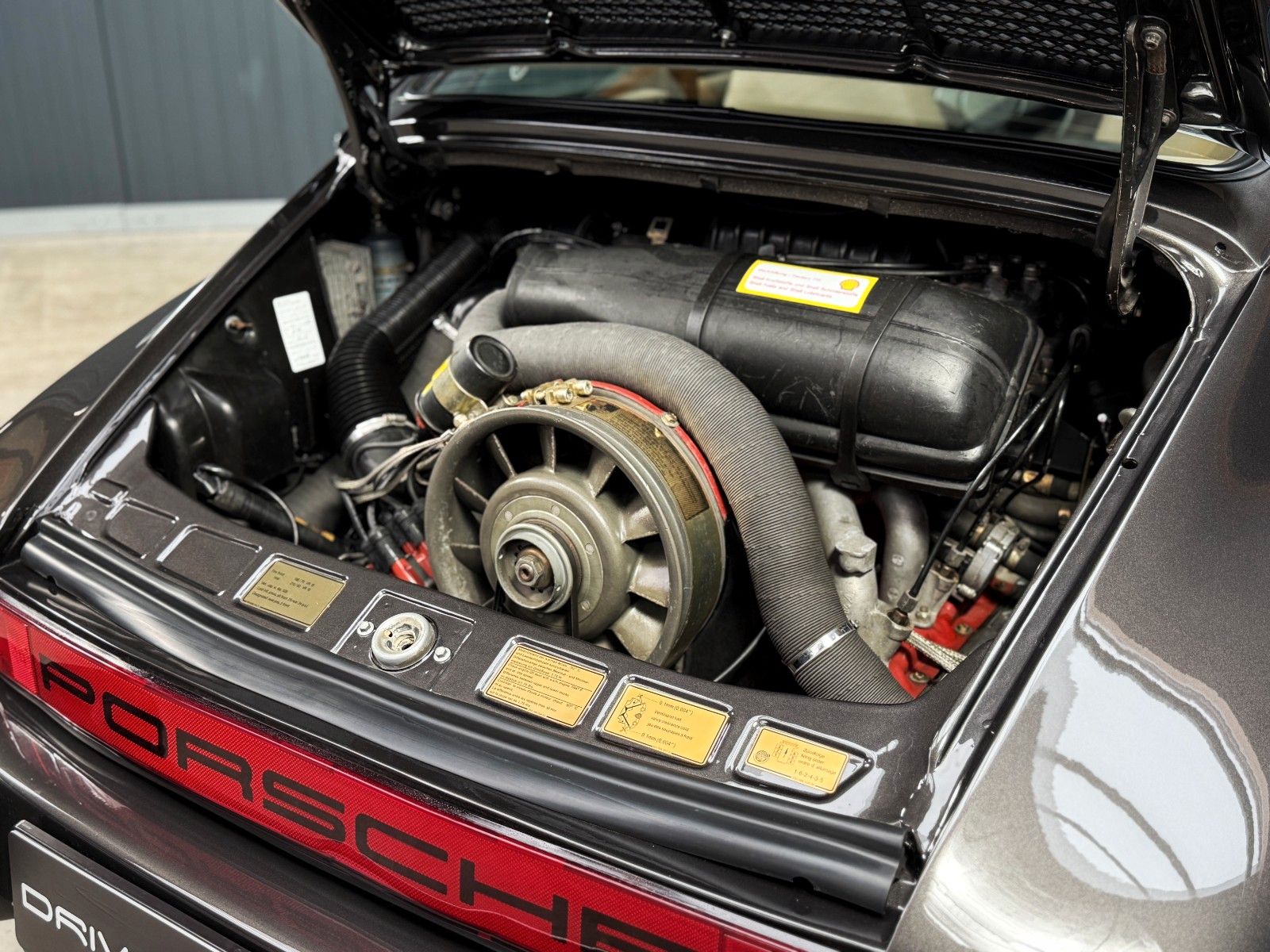 Fahrzeugabbildung Porsche 911 SC "WEISSACH EDITION"