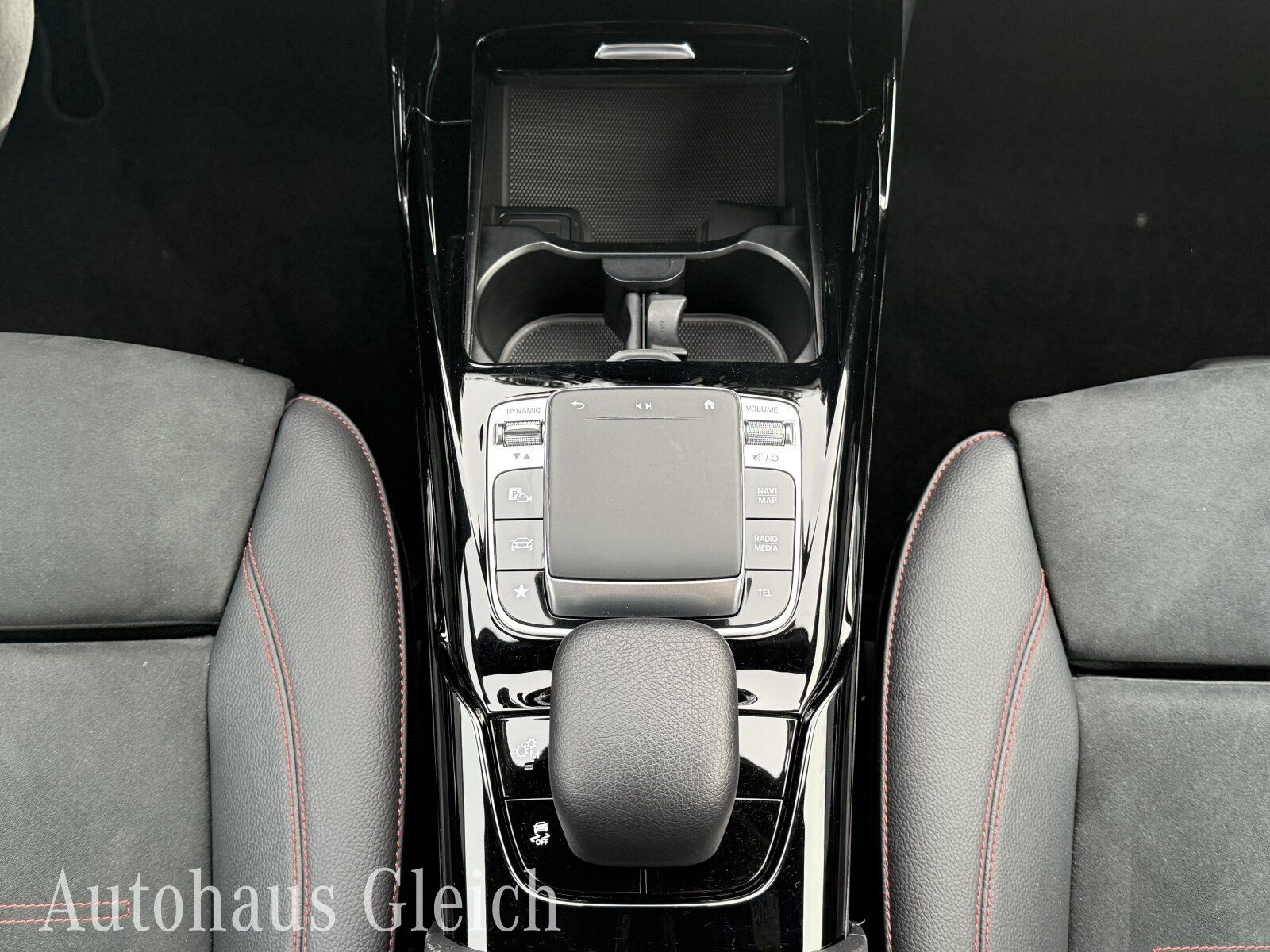 Fahrzeugabbildung Mercedes-Benz AMG A 35 4Matic (EURO 6d-TEMP) Navi/Pano.-Dach