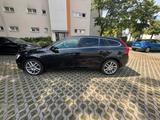 Volvo V60 D6 AWD Plug-in-Hybrid zu Hause aufladen