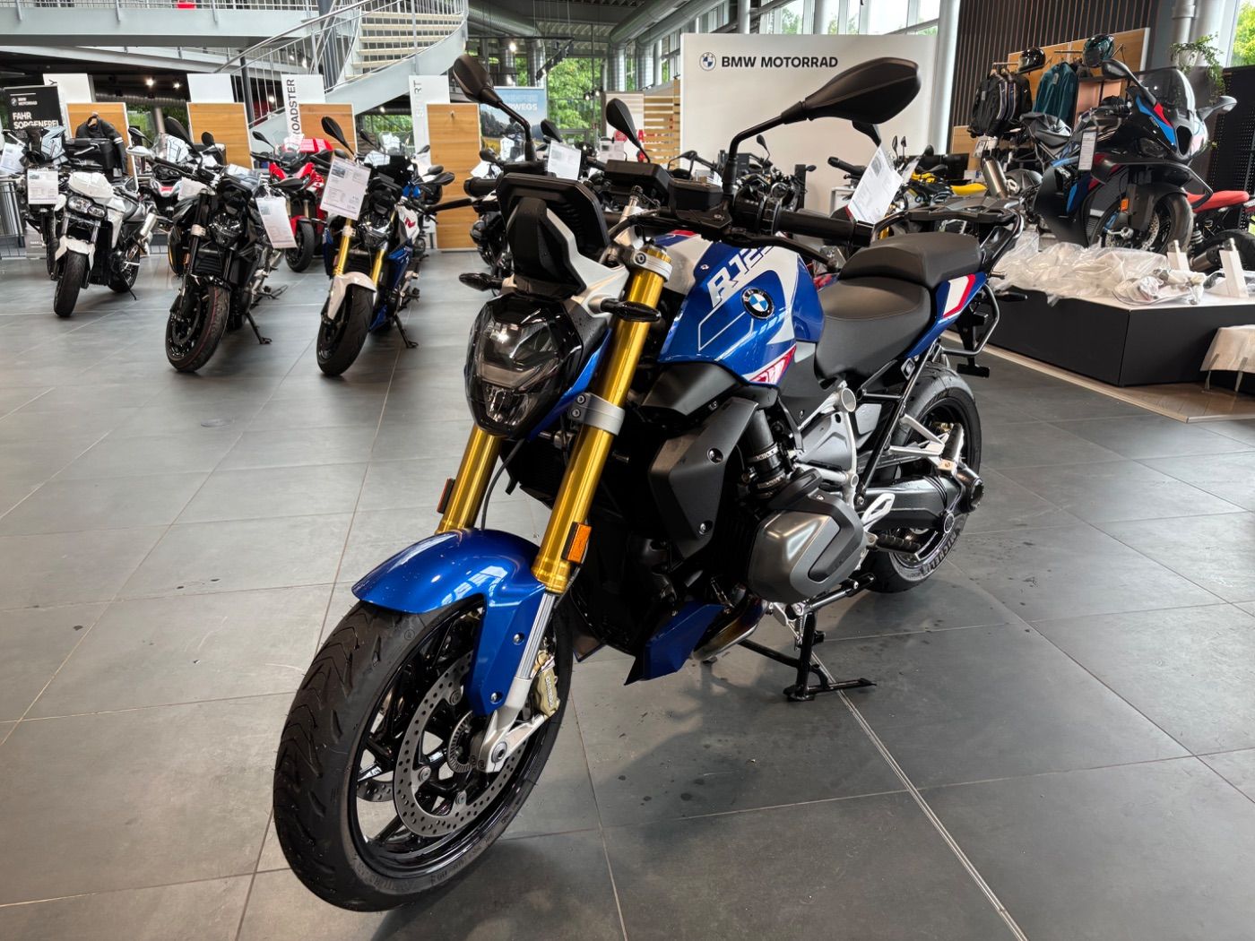 Fahrzeugabbildung BMW R 1250 R Style Sport 4 Pakete