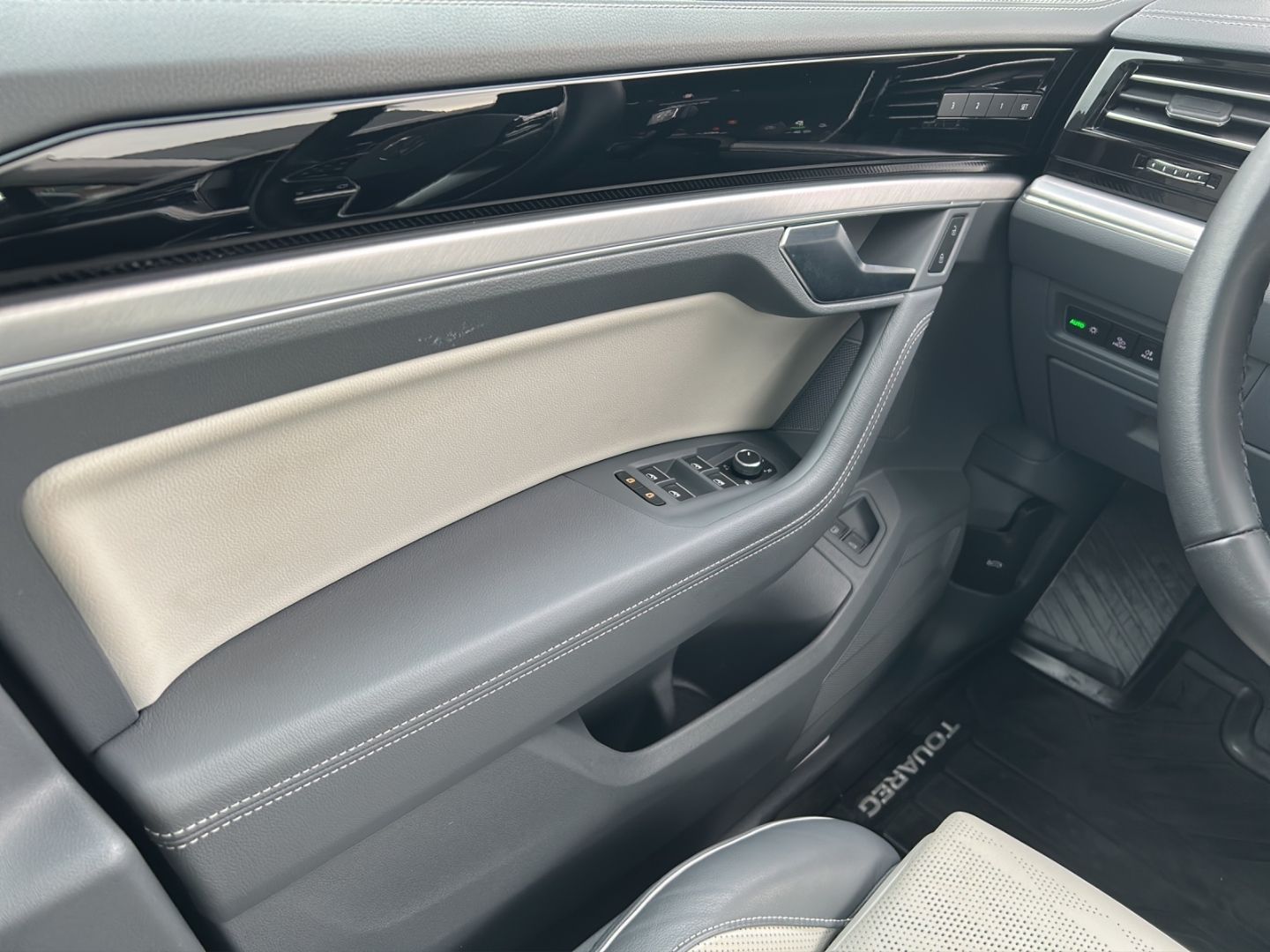 Touareg eHybrid 4Motion 3.0 V6 eTSI AHZV MatrixL