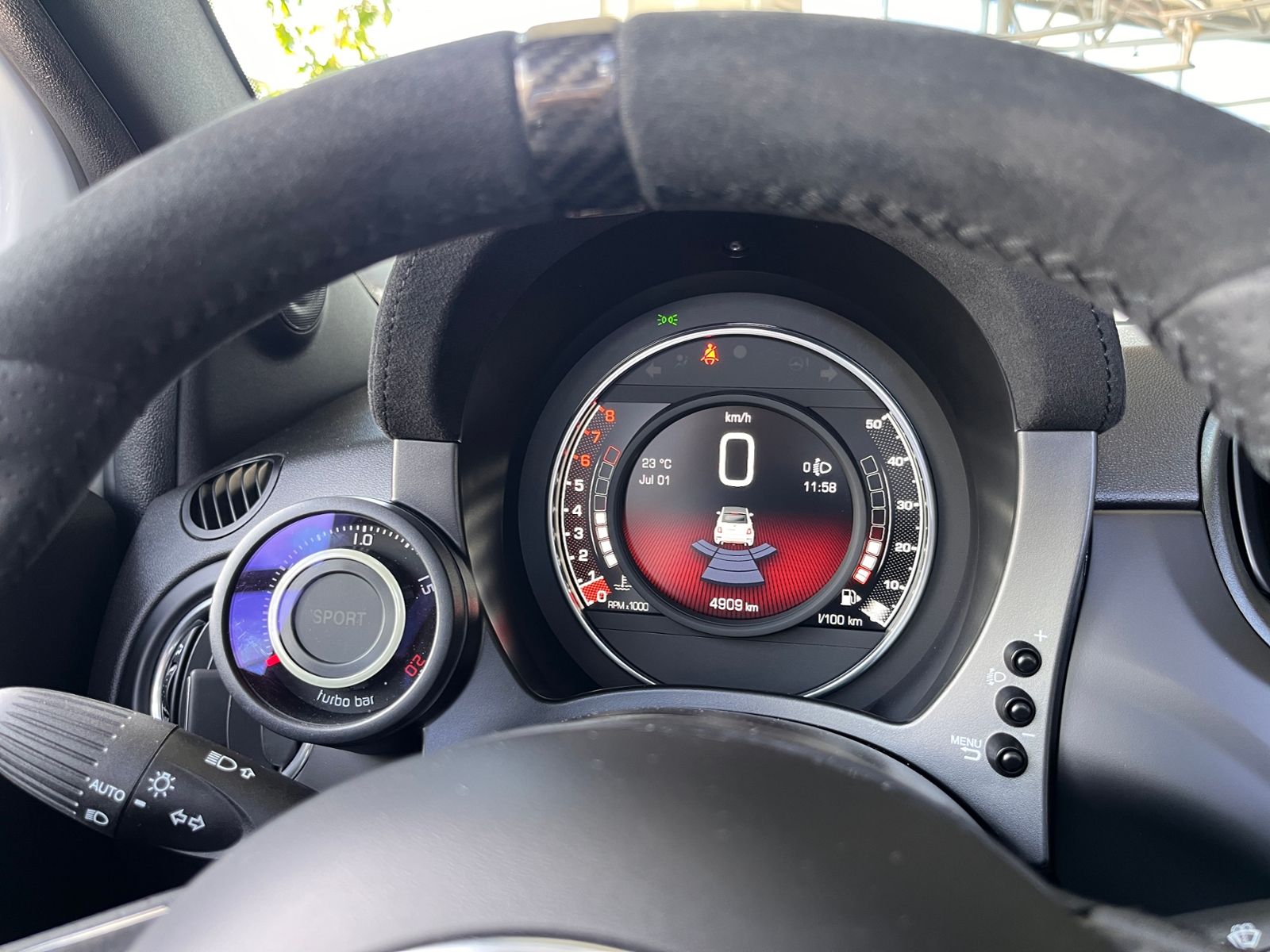 Fahrzeugabbildung Abarth 695C Turismo  LEDER NAV DAB PDC