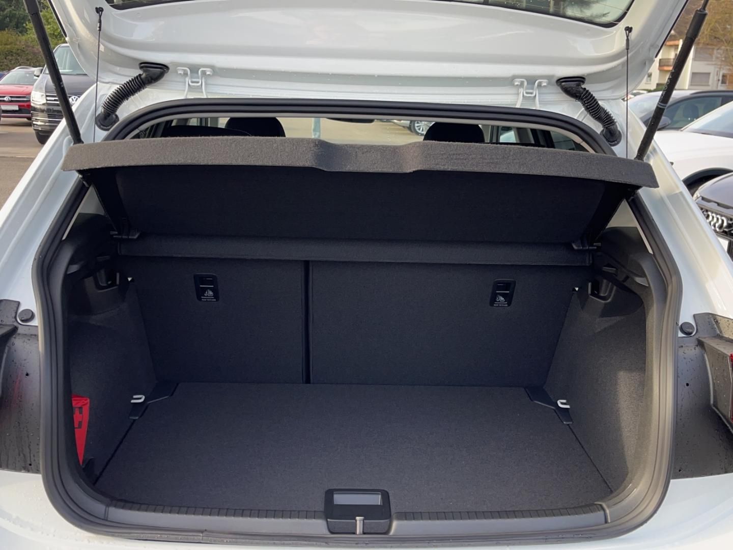 Fahrzeugabbildung Volkswagen Polo MOVE MOVE 1.0l TSI,Navi,Climatronic,LED,Tel