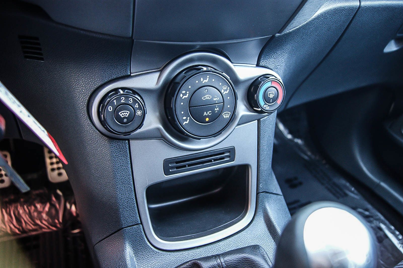 Fahrzeugabbildung Ford Fiesta 1.25 60kW VIVA KLIMA SITZHZG SPORT-FW ALU