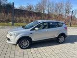 Ford Kuga 2,0 TDCi 4x4 120kW Titanium,  1. Hd., TOPP!