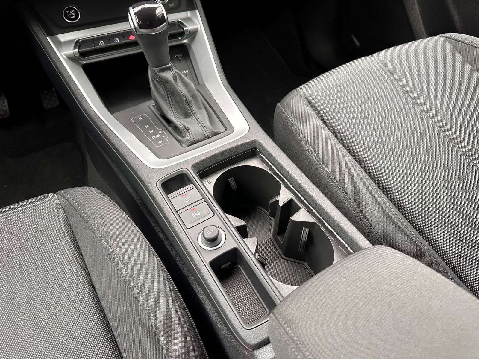 Fahrzeugabbildung Audi Q3 35 TFSI S line S Tronic Navi/ACC/SHZG/LED/PDC