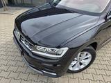 Volkswagen Tiguan Highline*Led*Navi*360°Kam*E-Klappe*AHK*VC - Volkswagen Tiguan: Schwarz